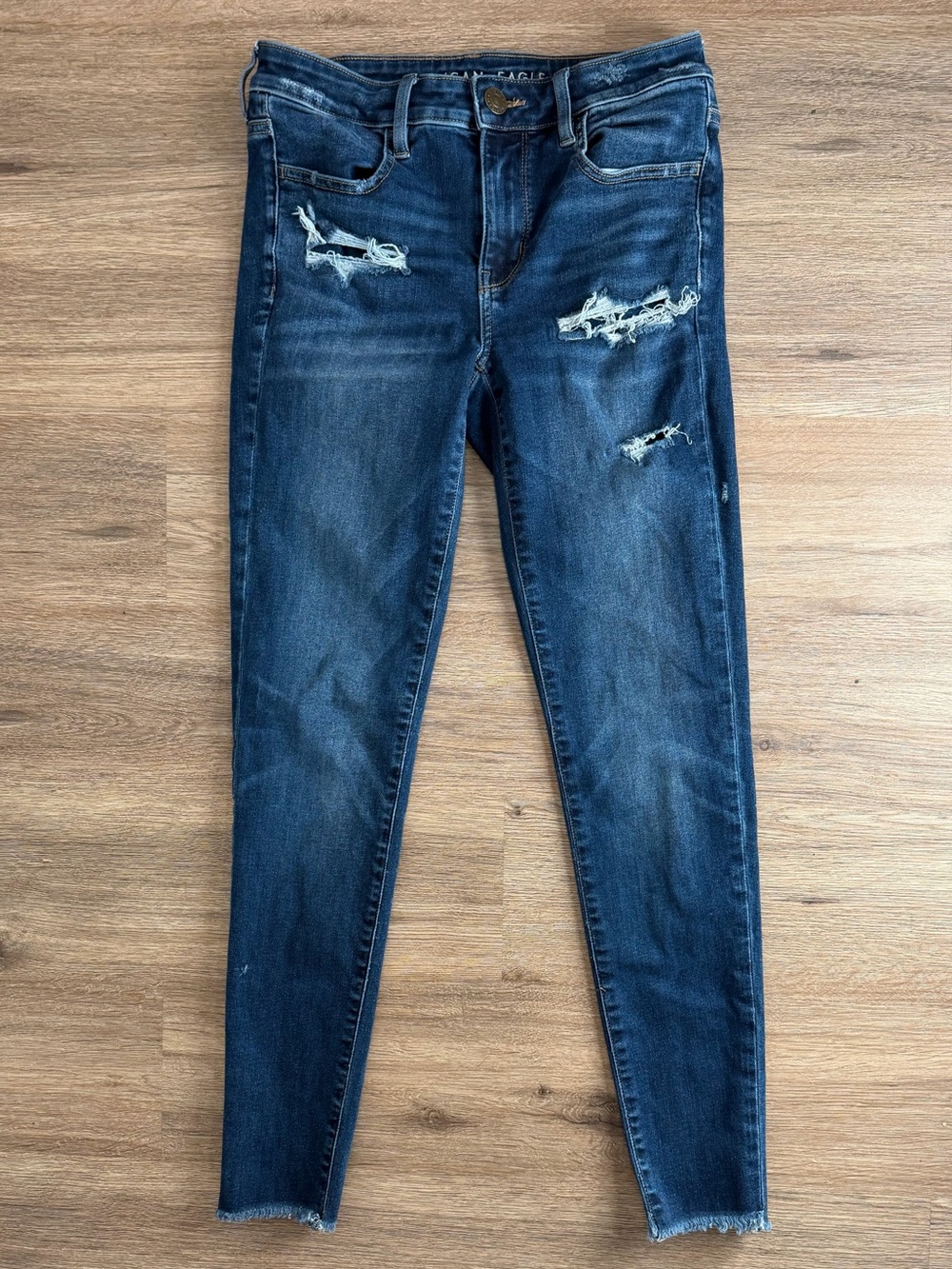 Women’s Distressed American Eagle Jeggings - size 6